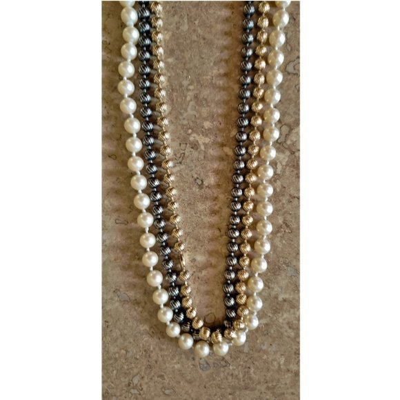 Set of 3 Necklaces: Pearl, Gold & Gunmetal - Picture 8 of 10